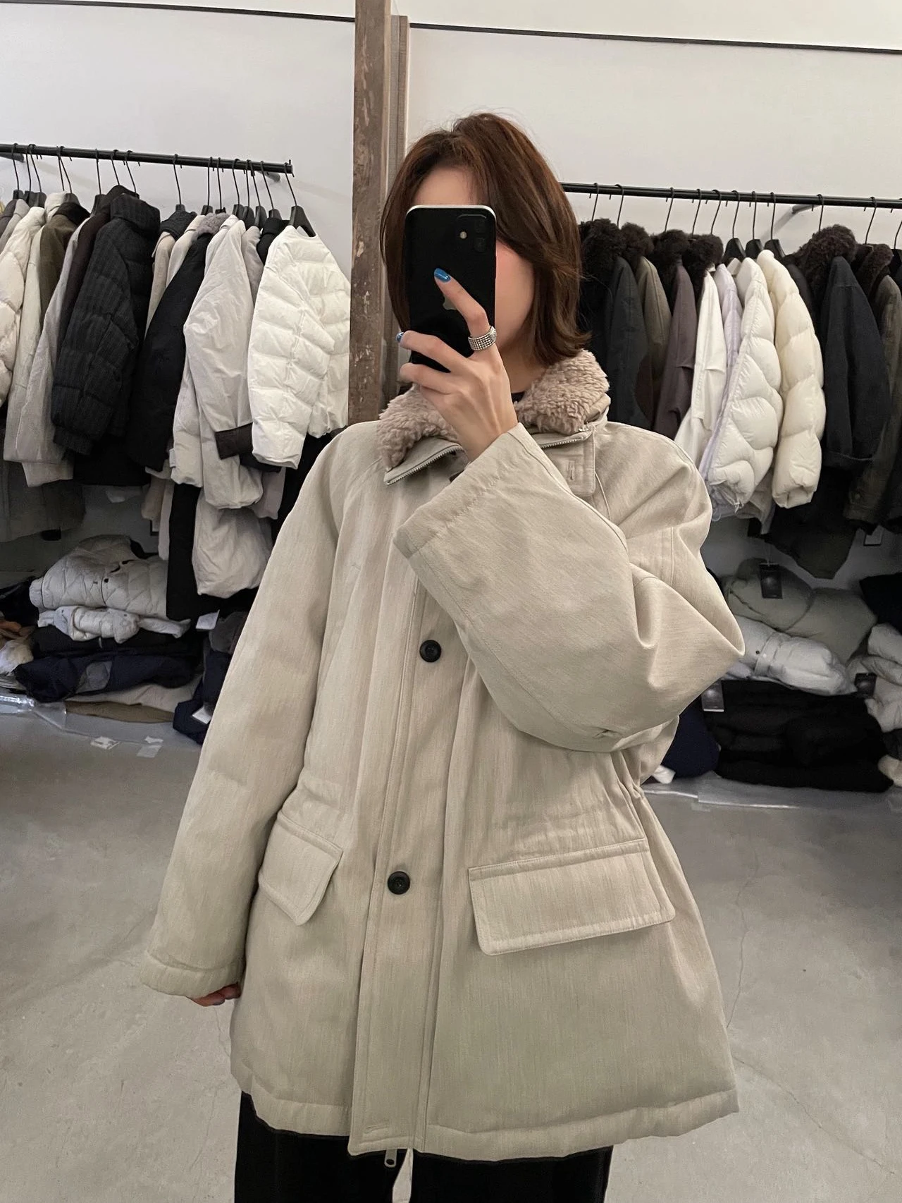 Белая женская парка K238 из гусиного пуха с отделкой из меха ягненка, свободного кроя, теплая, осенне-зимняя, повседневная, с поясом, универсальная.
Белая женская парка K238 из гусиного пуха с отделкой из меха ягненка, свободного кроя, теплая, осенне-зимняя, повседневная, с поясом, универсальная.