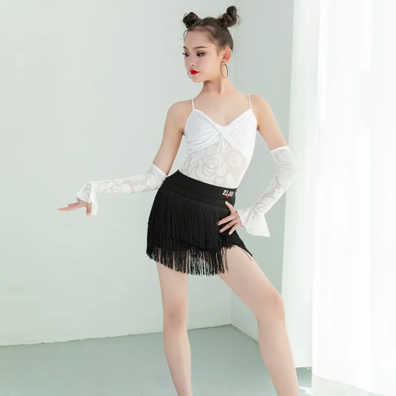 Children's Latin dance practice costume Girl practice performance costume performance costume Suspender top fringe dance skirt
Children's Latin dance practice costume Girl practice performance costume performance costume Suspender top fringe dance skirt
