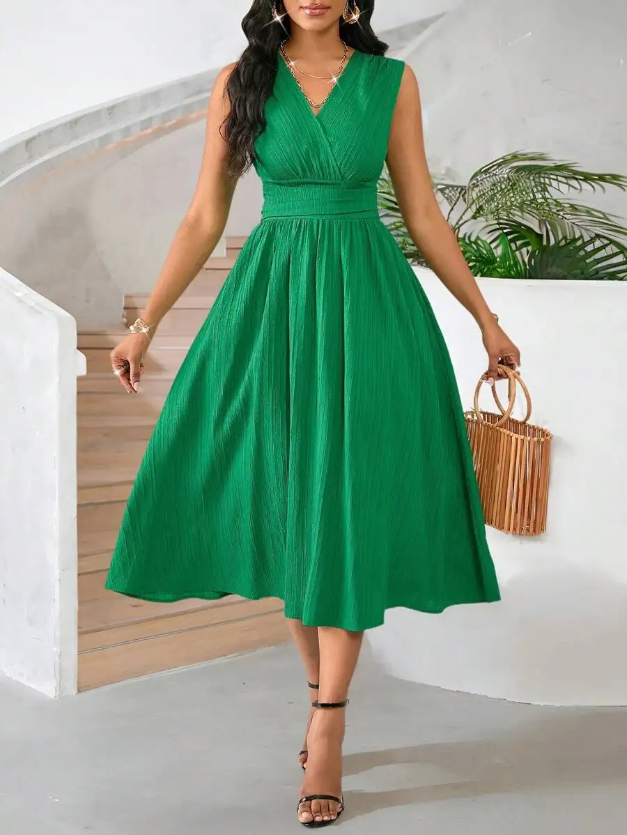 Emerald Green Sleeveless V-Neck Pleated Midi Dress for Women
Emerald Green Sleeveless V-Neck Pleated Midi Dress for Women