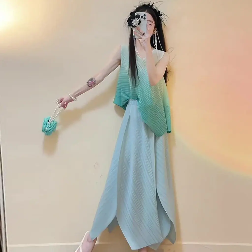 Miyake женский комплект в клетку с градиентом, летние свежие милые стильные брюки с нерегулярными лепестками, диагональный топ, легко подходящий наряд 
Miyake женский комплект в клетку с градиентом, летние свежие милые стильные брюки с нерегулярными лепестками, диагональный топ, легко подходящий наряд