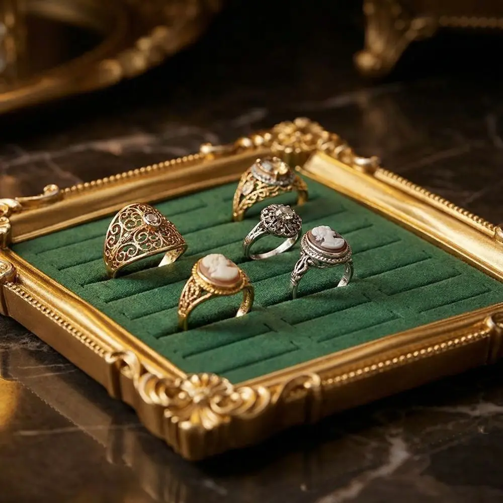 European-style Vintage Jewelry Display Rack Aesthetic Square Photo Frame Wooden Ring Display Trinket Stand Gold
European-style Vintage Jewelry Display Rack Aesthetic Square Photo Frame Wooden Ring Display Trinket Stand Gold