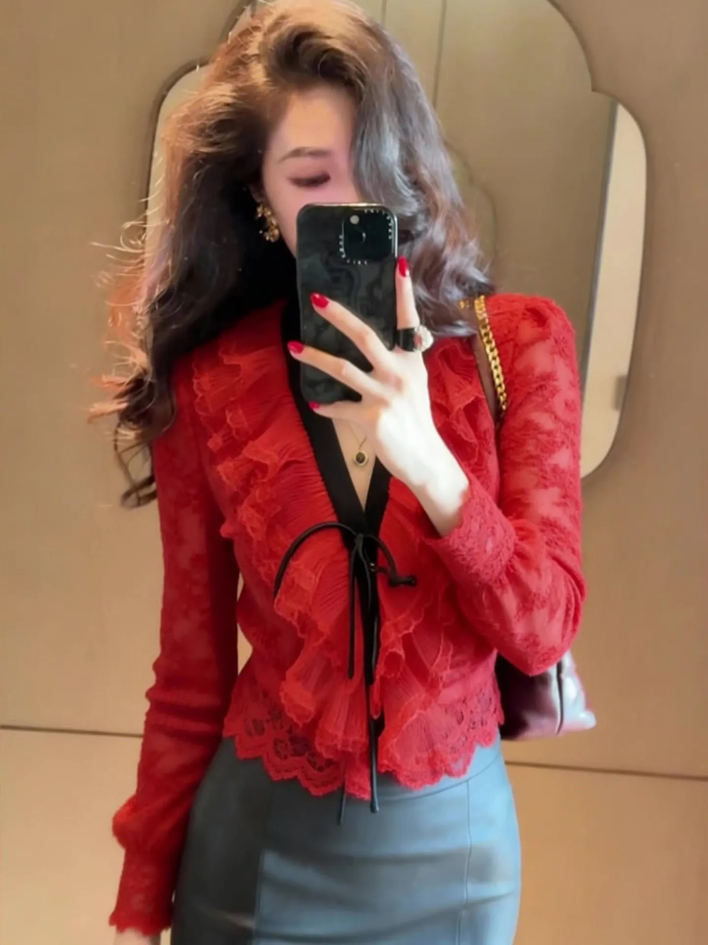 Red Lace Splice Long Sleeve Belted Slimming Top Fashionable Hong Kong Style Winter New Arrival Versatile Korean Loose Fit Com...
Red Lace Splice Long Sleeve Belted Slimming Top Fashionable Hong Kong Style Winter New Arrival Versatile Korean Loose Fit Com...