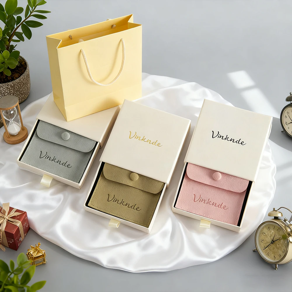 Коробки для упаковки ювелирных изделий, набор сумок с индивидуальным логотипом, бежевый картонный ящик для бумаги, стильная коробка для колец, серег, ожерелья, изысканные аксессуары
Коробки для упаковки ювелирных изделий, набор сумок с индивидуальным логотипом, бежевый картонный ящик для бумаги, стильная коробка для колец, серег, ожерелья, изысканные аксессуары