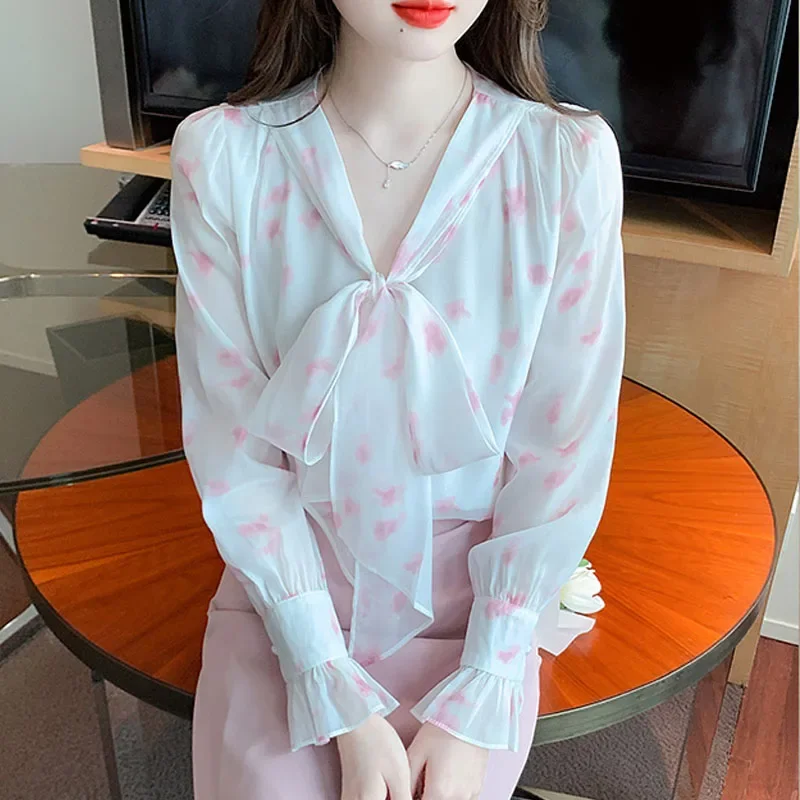 Fashion Long Sleeve V-Neck Women Shirt Print Lace Up Chiffon Shirt Blouse Women Tops Blusas Para Mujer Blusas Camisas 2024 G989
Fashion Long Sleeve V-Neck Women Shirt Print Lace Up Chiffon Shirt Blouse Women Tops Blusas Para Mujer Blusas Camisas 2024 G989