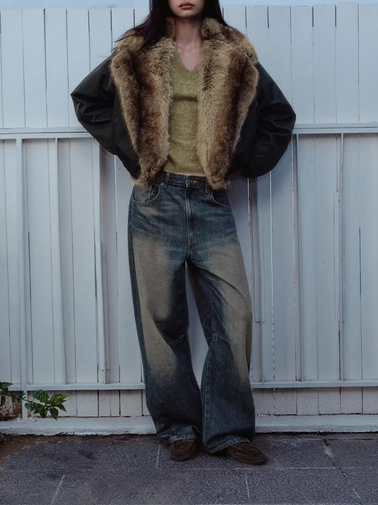 Новая модная женская куртка в европейском стиле, универсальная, элегантная, простая, свободного кроя, с меховым воротником.
Новая модная женская куртка в европейском стиле, универсальная, элегантная, простая, свободного кроя, с меховым воротником.