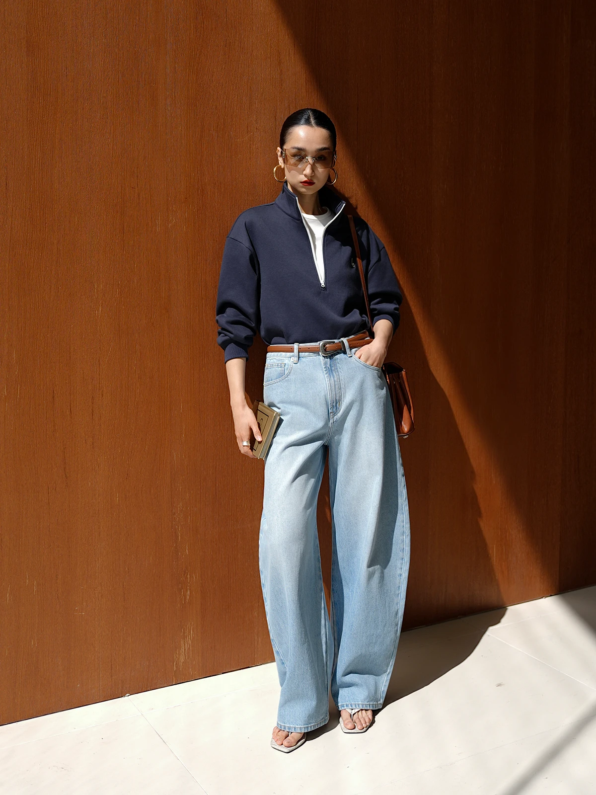 Fashionable LemonChen High Waist Washed Cotton Twill Light Blue Denim Jeans with Pockets Spring Season Loose Fit Women's Jeans
Fashionable LemonChen High Waist Washed Cotton Twill Light Blue Denim Jeans with Pockets Spring Season Loose Fit Women's Jeans