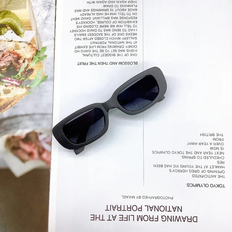 New children's sunglasses Korean version frosted frame cartoon bright light no harm baby sunglasses UV resistant glasses
New children's sunglasses Korean version frosted frame cartoon bright light no harm baby sunglasses UV resistant glasses