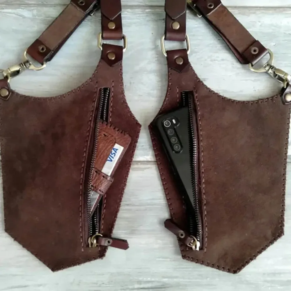 Mens Vintage Leather Crossbody Bag Adjustable Zipper Small Sling Bag for Outdoor Travel
Mens Vintage Leather Crossbody Bag Adjustable Zipper Small Sling Bag for Outdoor Travel