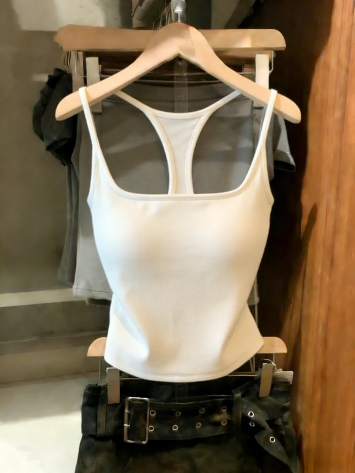 Sweet And Spicy Style White Strap Vest Women's Spring Summer 2026 New Slimming Minimalist Pure Desire Top Inner Wear
Sweet And Spicy Style White Strap Vest Women's Spring Summer 2026 New Slimming Minimalist Pure Desire Top Inner Wear