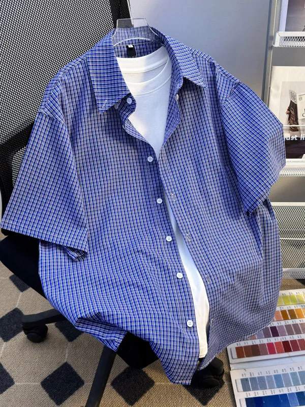 Летняя тонкая рубашка в клетку с коротким рукавом, повседневная свободная мужская рубашка в винтажном гонконгском стиле, студенческая модная брендовая универсальная модель из стираного хлопка
Летняя тонкая рубашка в клетку с коротким рукавом, повседневная свободная мужская рубашка в винтажном гонконгском стиле, студенческая модная брендовая универсальная модель из стираного хлопка