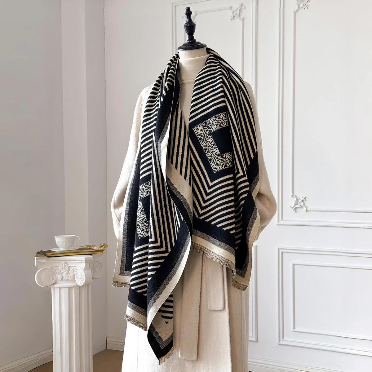 2025 Women's Luxury Winter Striped Faux Cashmere Warm Wrap Scarf - Pashmina Shawl & Blanket-Style Travel Poncho Stole
2025 Women's Luxury Winter Striped Faux Cashmere Warm Wrap Scarf - Pashmina Shawl & Blanket-Style Travel Poncho Stole
