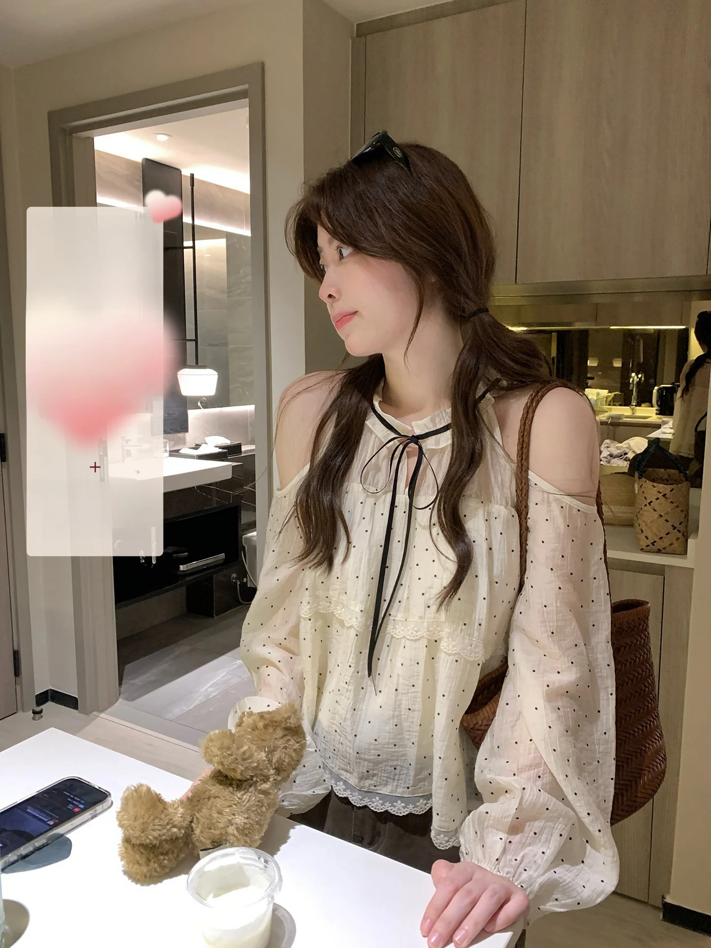 PtonUmi Early Spring Polka Dot Doll Shirt Women's Beautiful Outfit Gentle Girl's Long Sleeve Bubble Sleeve Sweet Style
PtonUmi Early Spring Polka Dot Doll Shirt Women's Beautiful Outfit Gentle Girl's Long Sleeve Bubble Sleeve Sweet Style