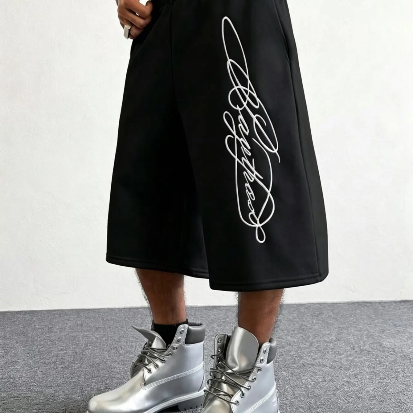 2026 Spring/Summer Autumn New Product Art Letter Printed Men's and Women's Thin Street Style Sports Wide Leg Straight Shorts
2026 Spring/Summer Autumn New Product Art Letter Printed Men's and Women's Thin Street Style Sports Wide Leg Straight Shorts