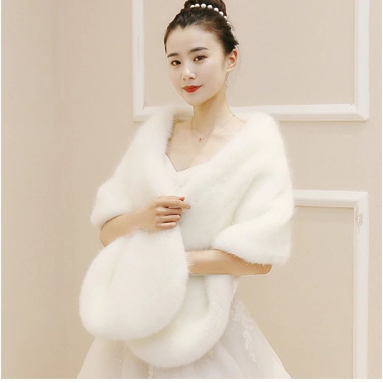 Elegant Fur Shawl for Women Wedding Dress Evening Gown Wrap Super Short Style with Hat Other Fur Splicing
Elegant Fur Shawl for Women Wedding Dress Evening Gown Wrap Super Short Style with Hat Other Fur Splicing