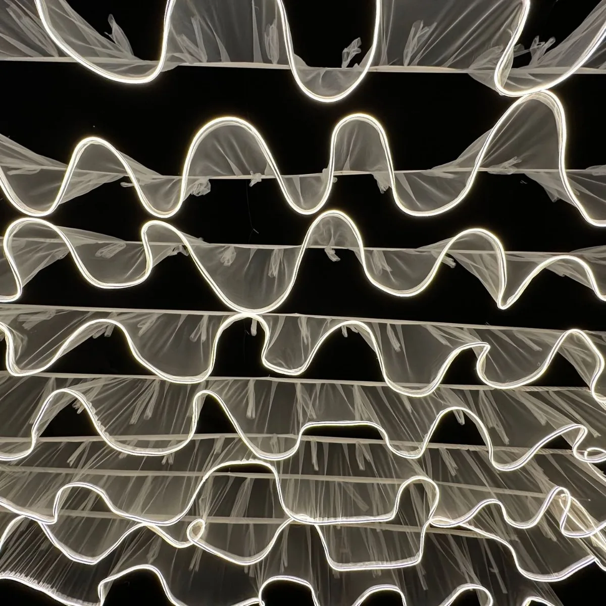 New LED Light Strip Ceiling Hanging Curtain Decoration for Wedding Party Outdoor Camping Restaurant Atmosphere Ceiling Decor
New LED Light Strip Ceiling Hanging Curtain Decoration for Wedding Party Outdoor Camping Restaurant Atmosphere Ceiling Decor