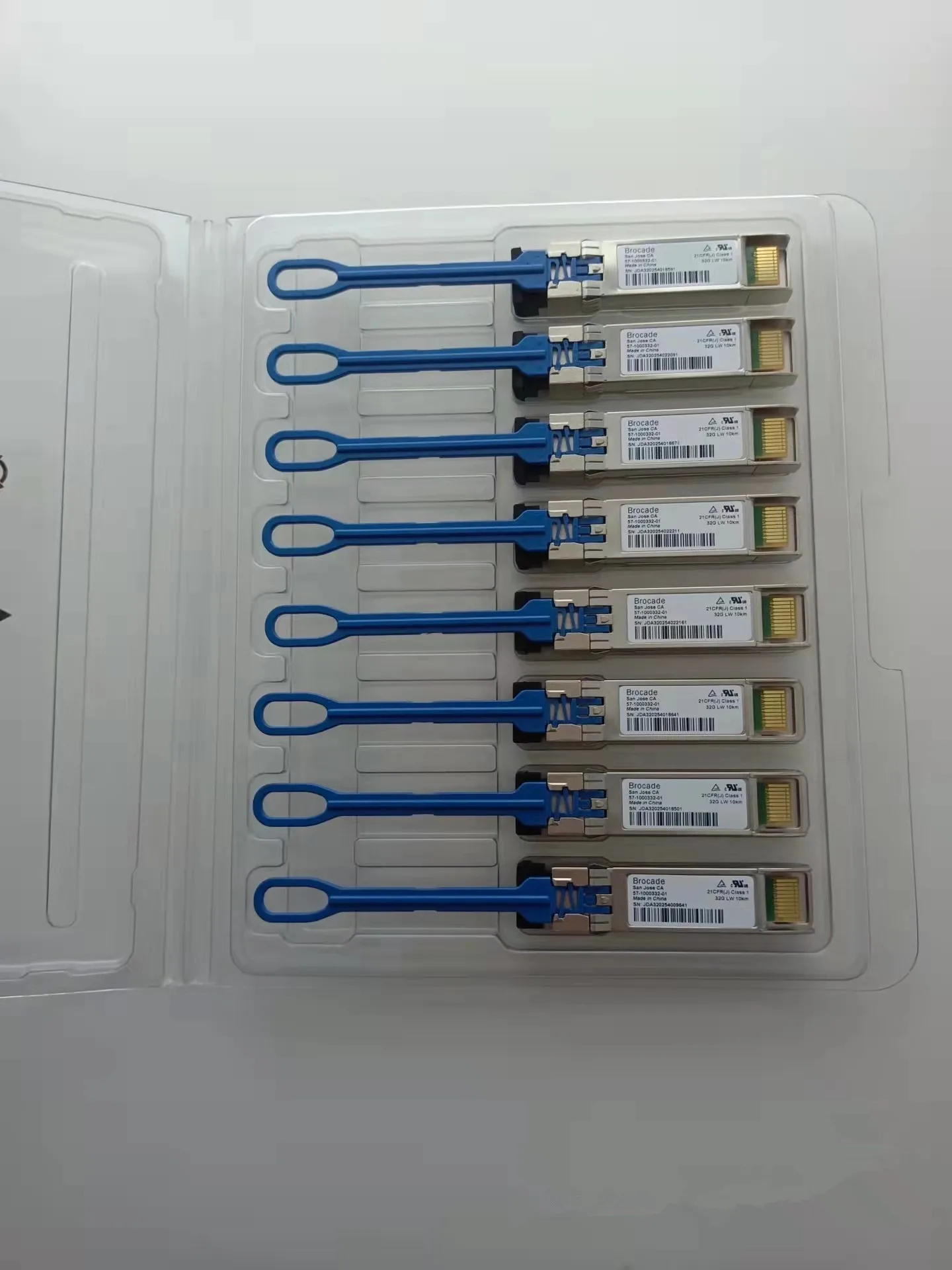 1PCS 32g sfp lw/57-1000332-01/brocade 32g 10km lw SFP/G620 G630 DS6620 DS6630 Single Module Optical Fiber Transceiver 32g fiber
1PCS 32g sfp lw/57-1000332-01/brocade 32g 10km lw SFP/G620 G630 DS6620 DS6630 Single Module Optical Fiber Transceiver 32g fiber