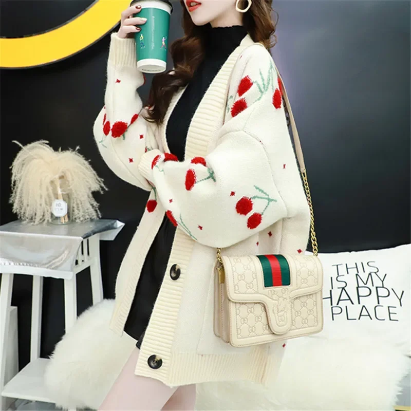 Red Black Beige Knitted Cardigan Sweater Women Jumper Ladies Cherry Embroidery V Neck Long Sleeve Big Pocket Knit Tops Female
Red Black Beige Knitted Cardigan Sweater Women Jumper Ladies Cherry Embroidery V Neck Long Sleeve Big Pocket Knit Tops Female