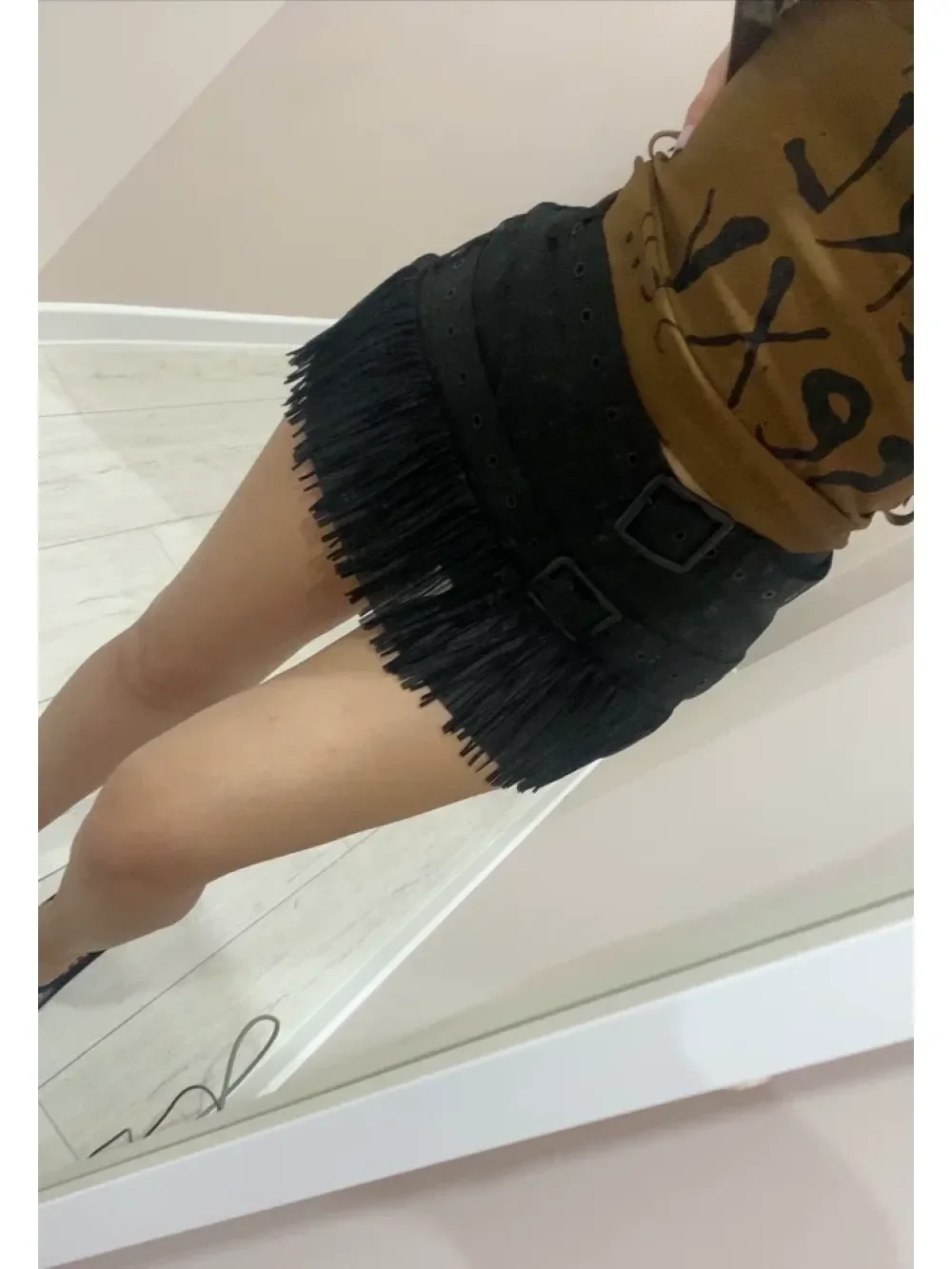 2026 new American retro Y2K spicy girl fringe patchwork short skirt with double waistband buckle design punk street trend niche
2026 new American retro Y2K spicy girl fringe patchwork short skirt with double waistband buckle design punk street trend niche