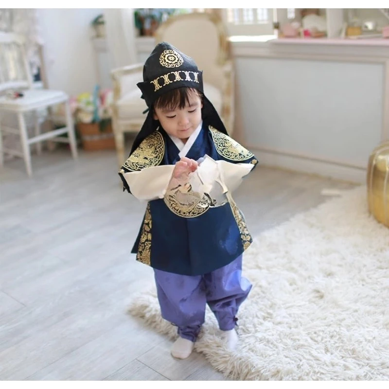 Корейский ханбок для маленьких мальчиков/детский традиционный ханбок, костюмы для выступлений на день рождения 
Корейский ханбок для маленьких мальчиков/детский традиционный ханбок, костюмы для выступлений на день рождения