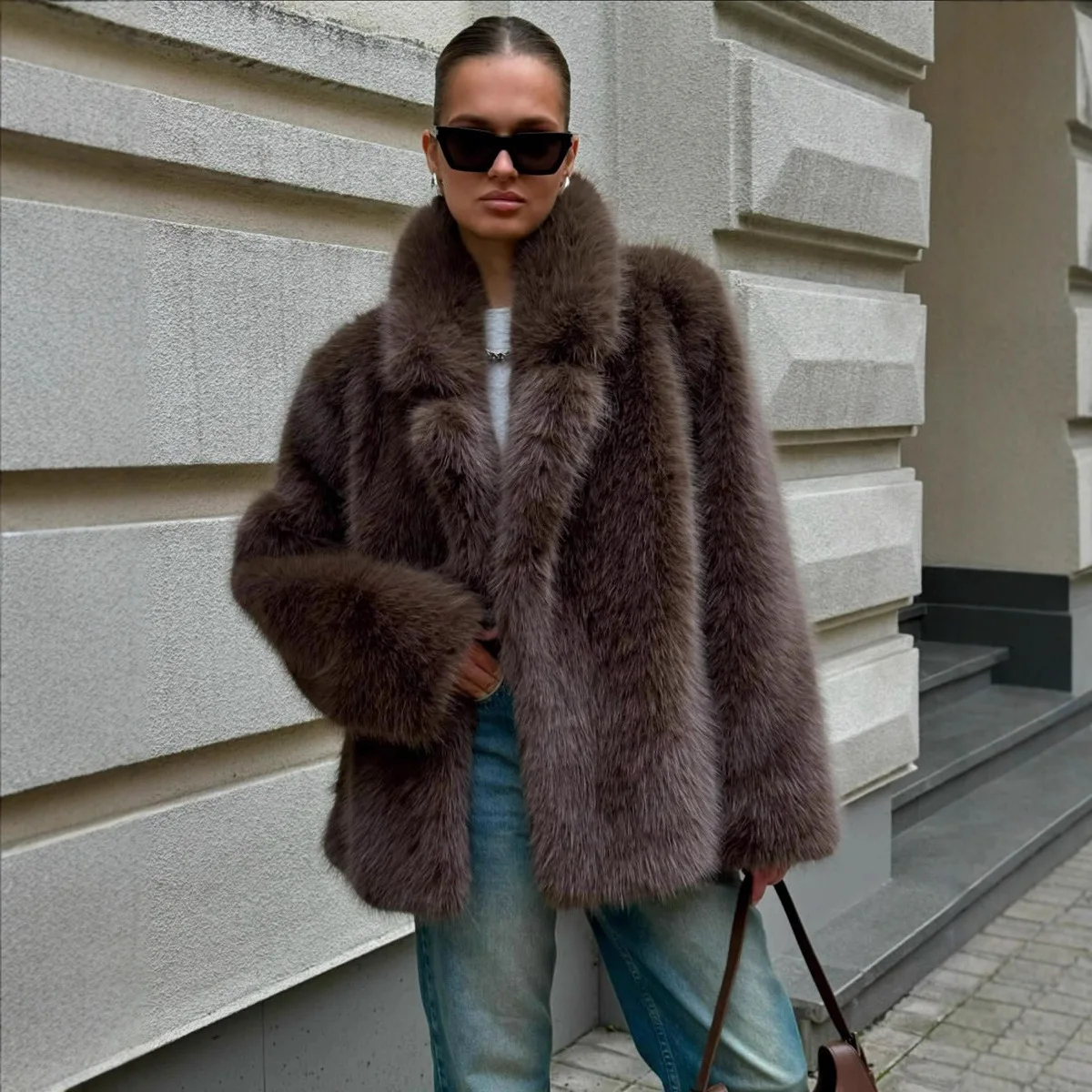 New Street Style Long Plush Coat Women With Thick Warm Cold Autumn Winter Faux Fur Coat High-Quality Fluffy Dyed Fox Fur Jacket
New Street Style Long Plush Coat Women With Thick Warm Cold Autumn Winter Faux Fur Coat High-Quality Fluffy Dyed Fox Fur Jacket