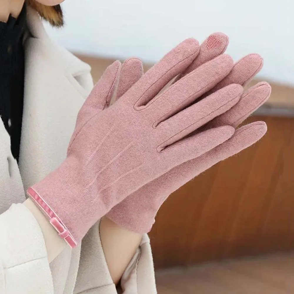 Faux Cashmere Bow Anti-cold Mittens Touch Screen Solid Color Soft Thickened Gloves Soft Warmer Elasticity Finger Mittens Winter
Faux Cashmere Bow Anti-cold Mittens Touch Screen Solid Color Soft Thickened Gloves Soft Warmer Elasticity Finger Mittens Winter
