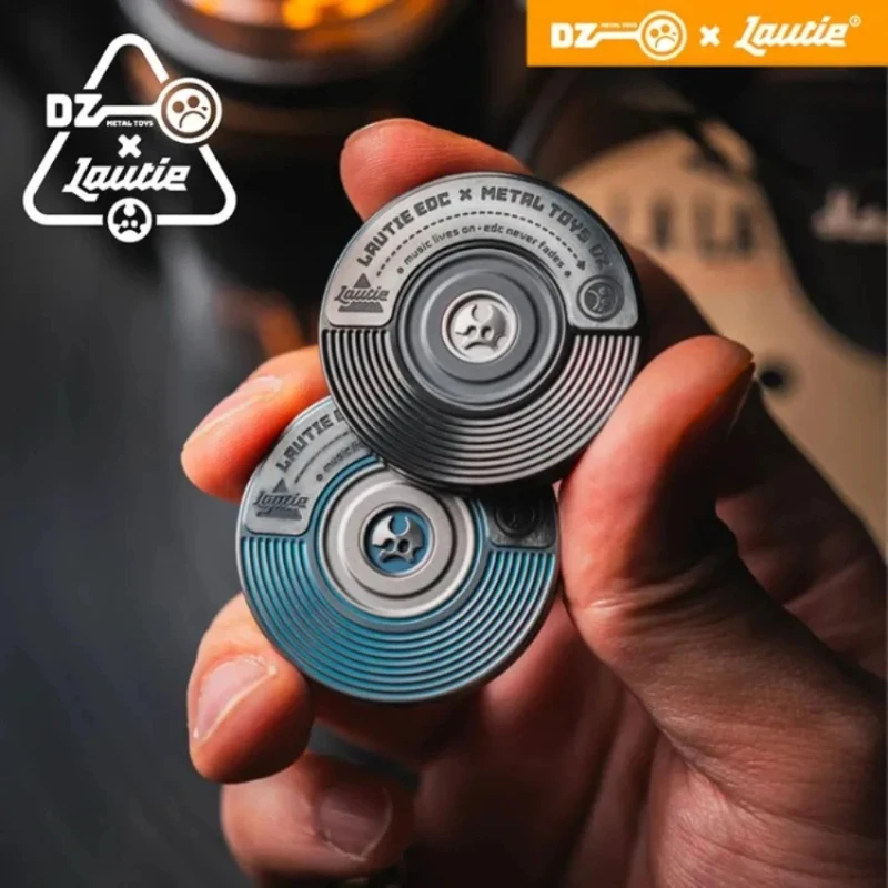 Pre-sale LAUTIE X DZ Co-Branded Showhand-Longplay Pocket Haptic Coin Fidget Toy Hand Spinner
Pre-sale LAUTIE X DZ Co-Branded Showhand-Longplay Pocket Haptic Coin Fidget Toy Hand Spinner