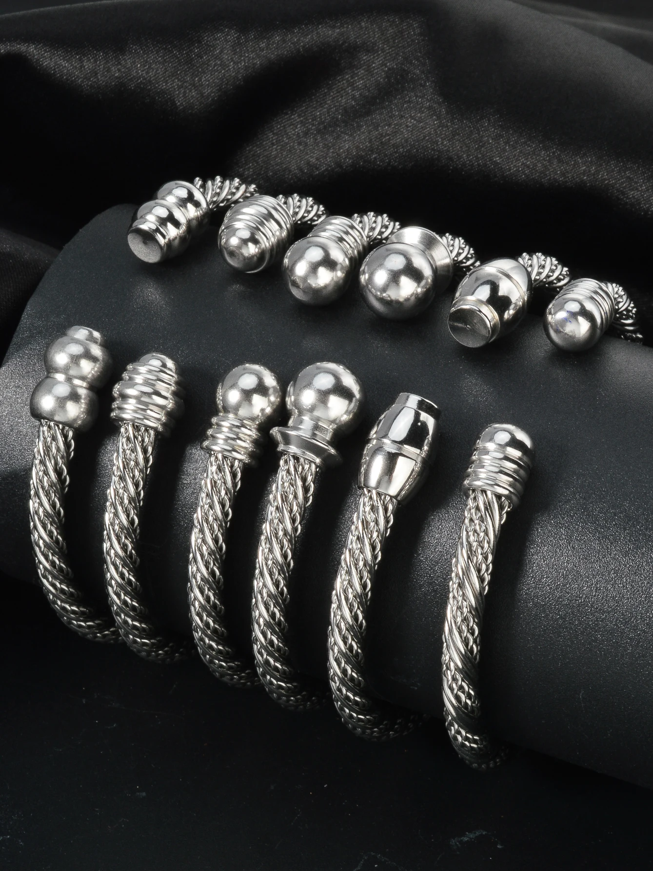 Wire Knot Bracelet Golden Silver Colors Stainless Steel Bangle Hip Hop Women Men Open Cuff Bangle Pulseira Jewelry Gifts 
Wire Knot Bracelet Golden Silver Colors Stainless Steel Bangle Hip Hop Women Men Open Cuff Bangle Pulseira Jewelry Gifts