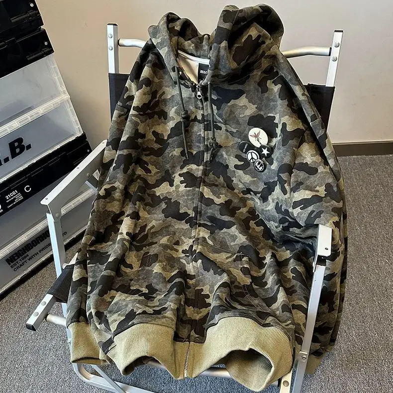 American Retro High Street Camouflage Cardigan Hooded Sweatshirt Winter Men Women Ins Fashion Brand Street Zipper Jacket Top
American Retro High Street Camouflage Cardigan Hooded Sweatshirt Winter Men Women Ins Fashion Brand Street Zipper Jacket Top