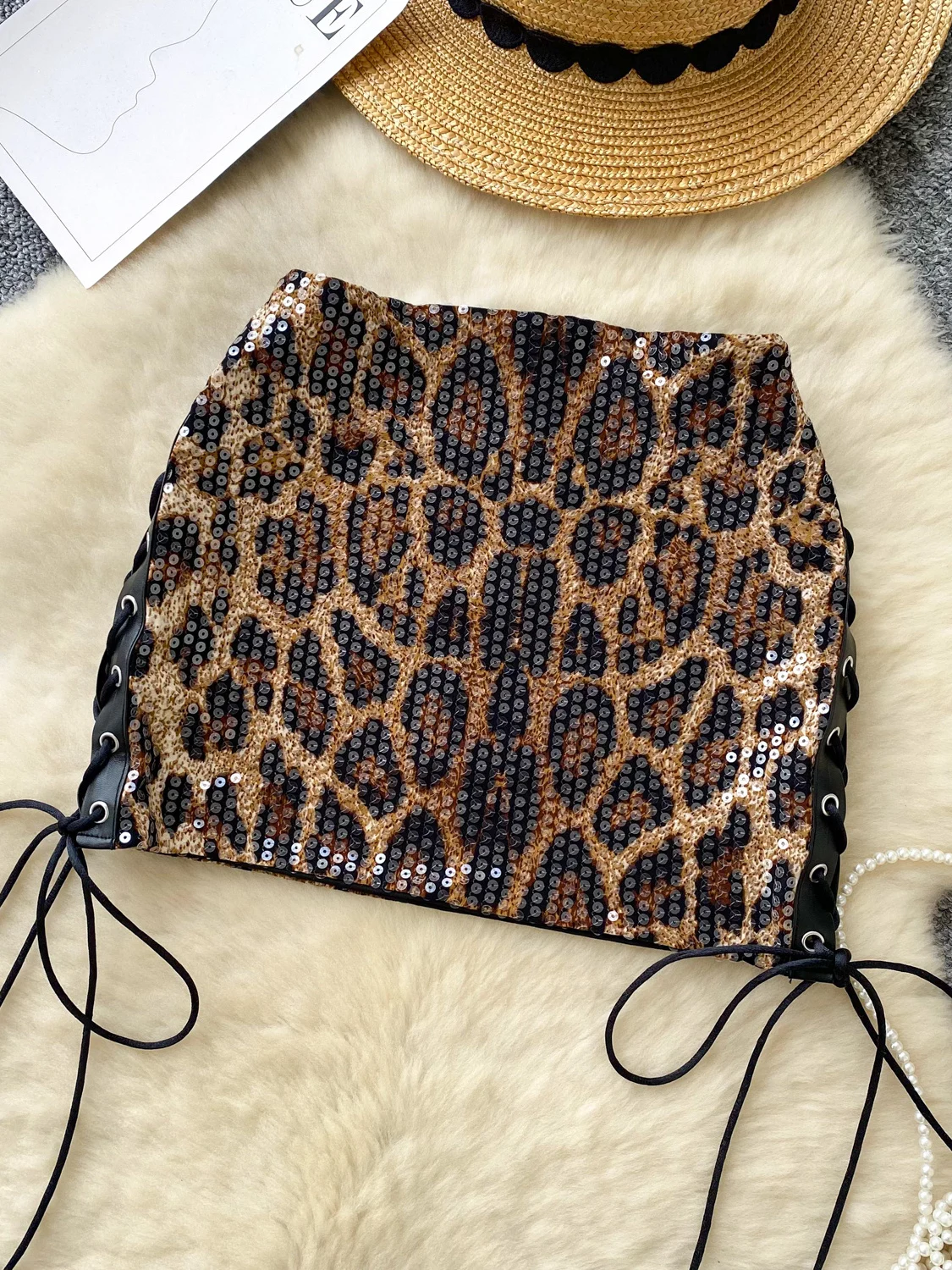 Women's Leopard Sequins Mini Skirts Adjustable Side Ties Slim Fit Glitter Short Skirt Summer Party All Match A-line Dress
Women's Leopard Sequins Mini Skirts Adjustable Side Ties Slim Fit Glitter Short Skirt Summer Party All Match A-line Dress