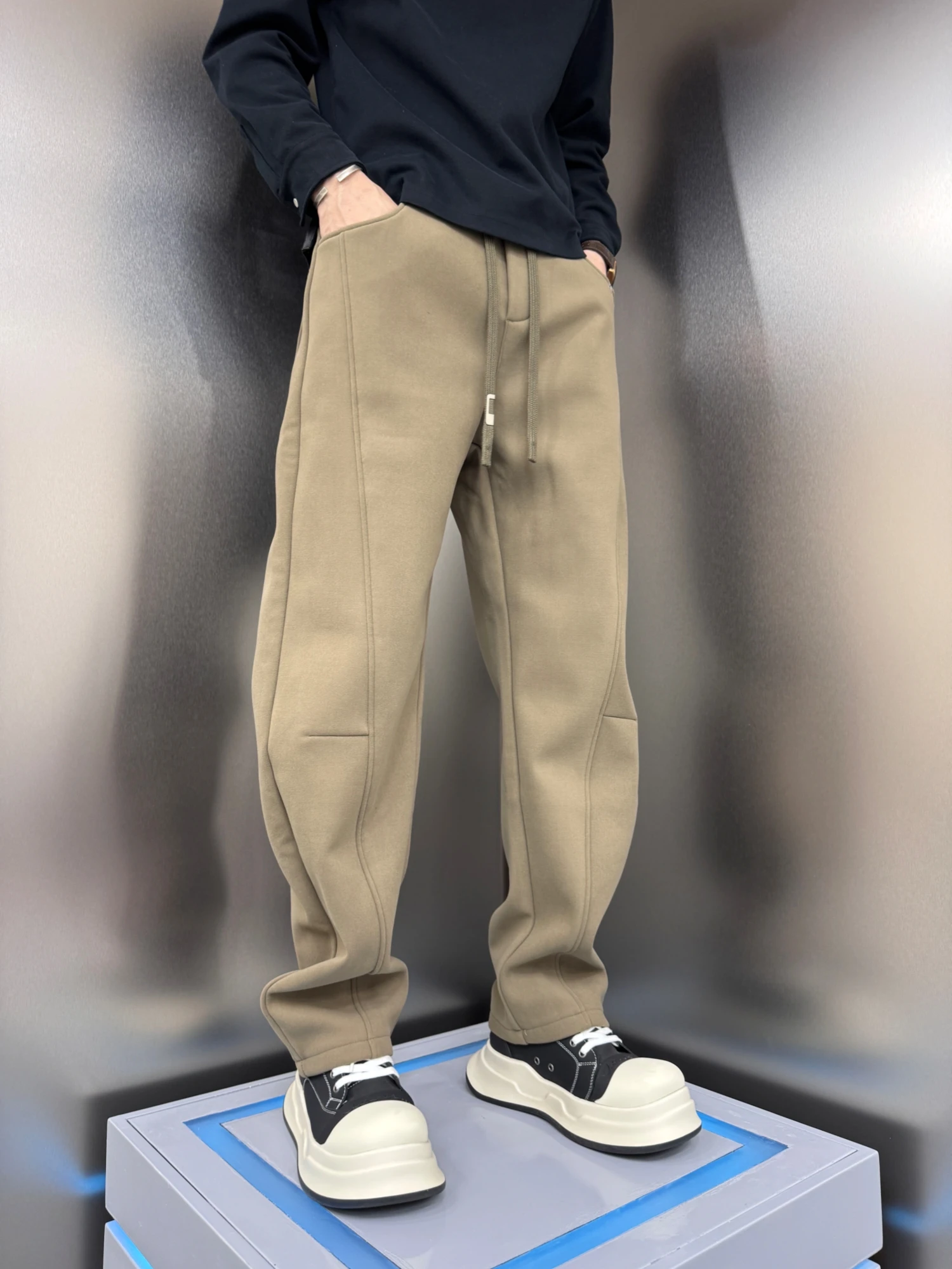 Мужские повседневные прямые спортивные брюки на подкладке Fce, теплые свободные широкие брюки-ножи, осенне-зимние тяжелые термобрюки
Мужские повседневные прямые спортивные брюки на подкладке Fce, теплые свободные широкие брюки-ножи, осенне-зимние тяжелые термобрюки