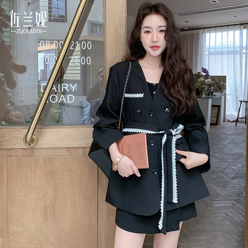 SuperAen Stylish Black Blazer for Women Loose High Waist Korean Spring and Autumn 2025 New Medium and Long Blazer
SuperAen Stylish Black Blazer for Women Loose High Waist Korean Spring and Autumn 2025 New Medium and Long Blazer