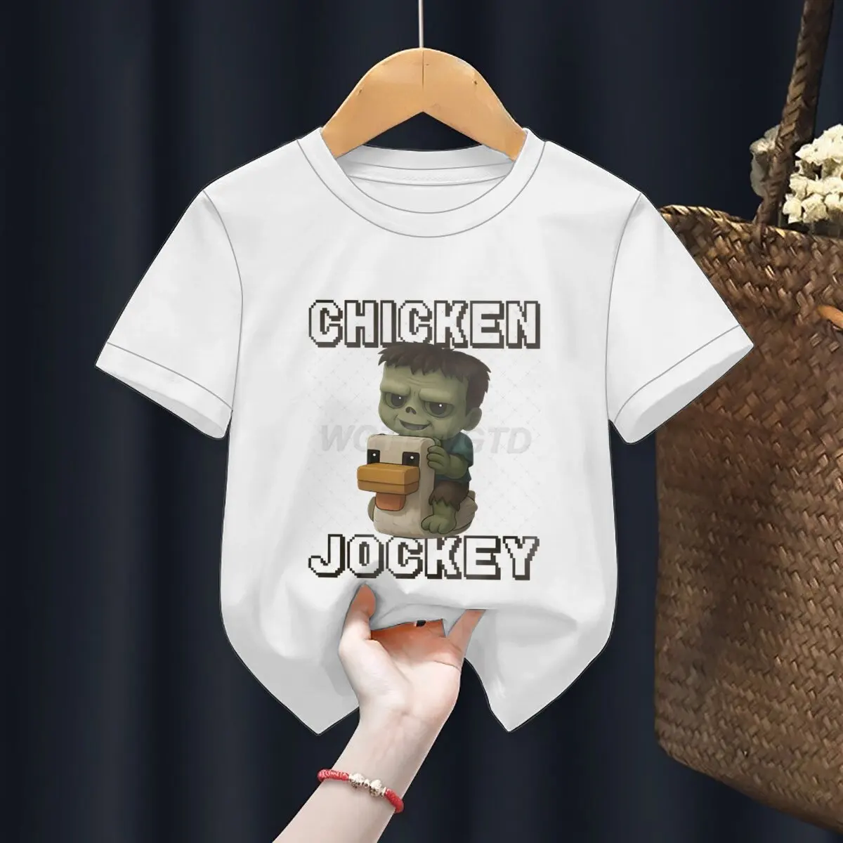 Cartoon Chicken Jockey Print T-shirt Summer Casual Short Sleeve T Shirt Round Neck Kids Tops Girls Boys Children Soft Tee Shirts
Cartoon Chicken Jockey Print T-shirt Summer Casual Short Sleeve T Shirt Round Neck Kids Tops Girls Boys Children Soft Tee Shirts