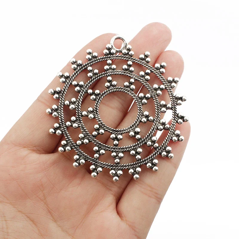 100PCS Large Jewelry Findings Antique Hollow Open Round Circle Charm Pendant
100PCS Large Jewelry Findings Antique Hollow Open Round Circle Charm Pendant