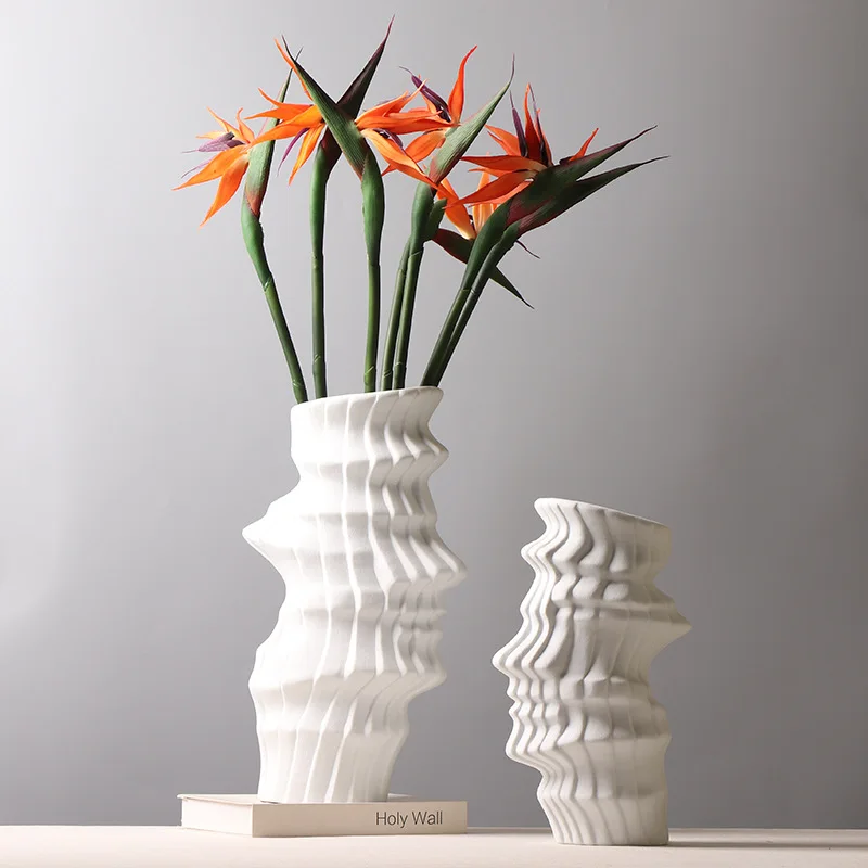 Керамическая ваза с абстрактным лицом, геометрическими полосками, художественный орнамент, цветок, белый горшок, аксессуары для украшения комнаты 
Керамическая ваза с абстрактным лицом, геометрическими полосками, художественный орнамент, цветок, белый горшок, аксессуары для украшения комнаты