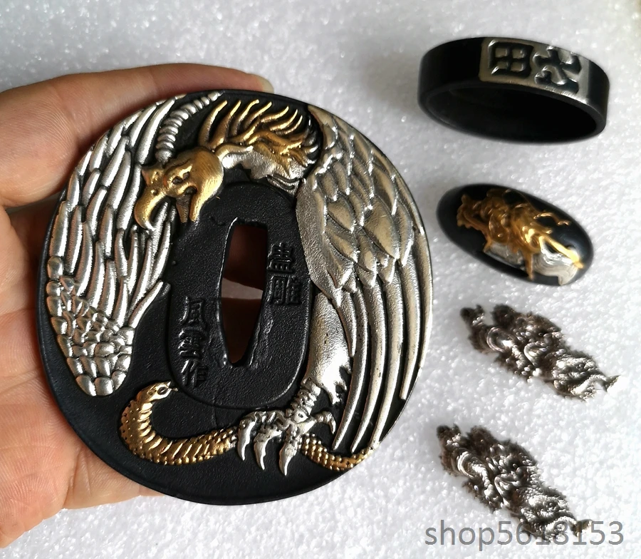 Gold copper Eagle tsuba fuchi Menuki for Japanese sword katana wakizashi tanto
Gold copper Eagle tsuba fuchi Menuki for Japanese sword katana wakizashi tanto