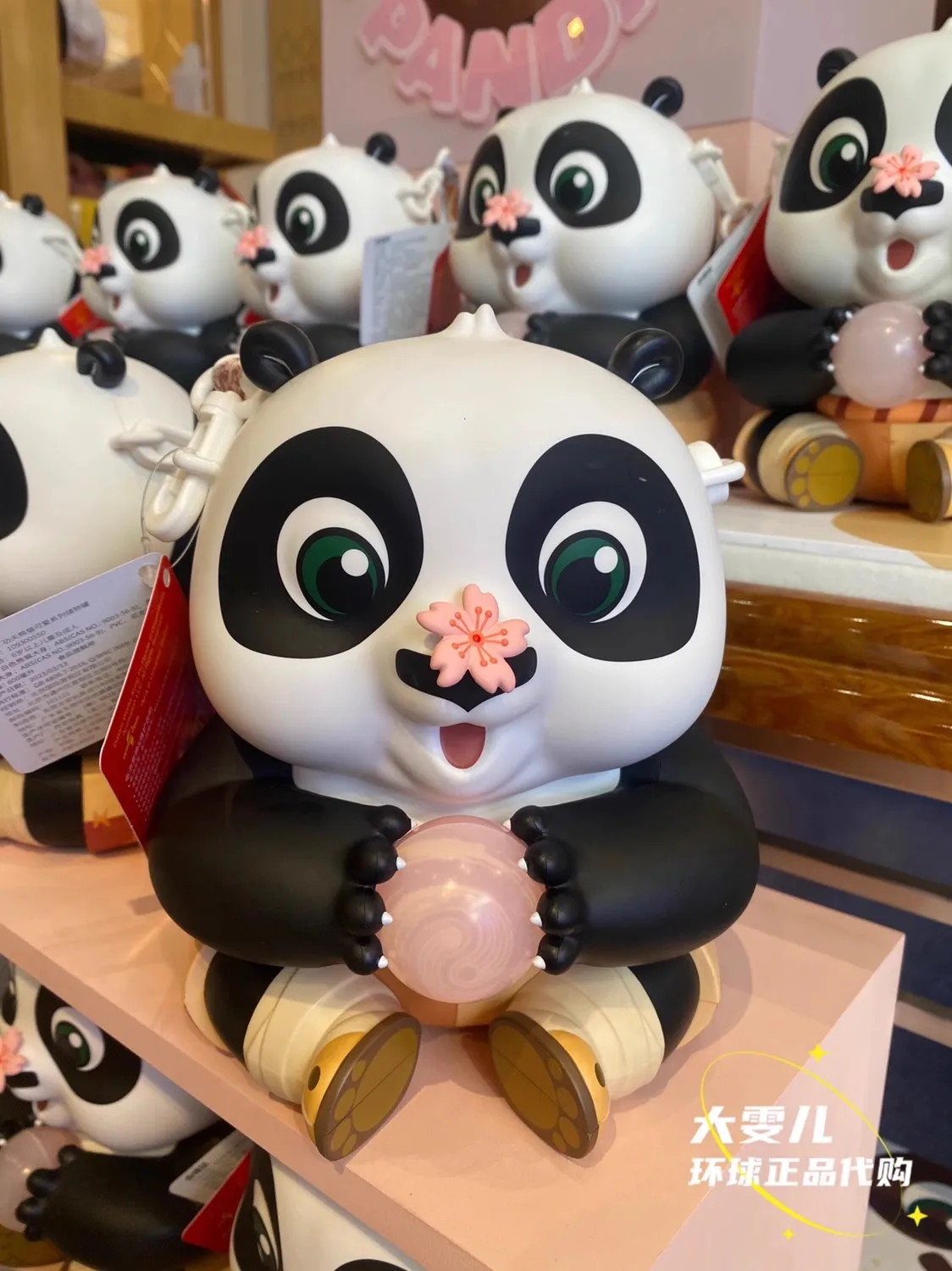 Beijing Film Resort's Kung Fu Po Popcorn Bucket Souvenir Panda Cherry Blossom Storage Can Light-up Toy
Beijing Film Resort's Kung Fu Po Popcorn Bucket Souvenir Panda Cherry Blossom Storage Can Light-up Toy