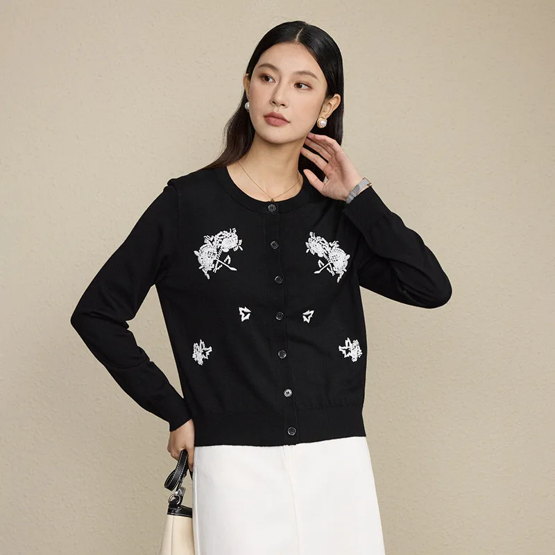 Новинка осени 2024, женский свитер с длинными рукавами, ретро цветочной вышивкой и бисером ручной работы, шерстяной вязаный кардиган ранней осени 
Новинка осени 2024, женский свитер с длинными рукавами, ретро цветочной вышивкой и бисером ручной работы, шерстяной вязаный кардиган ранней осени