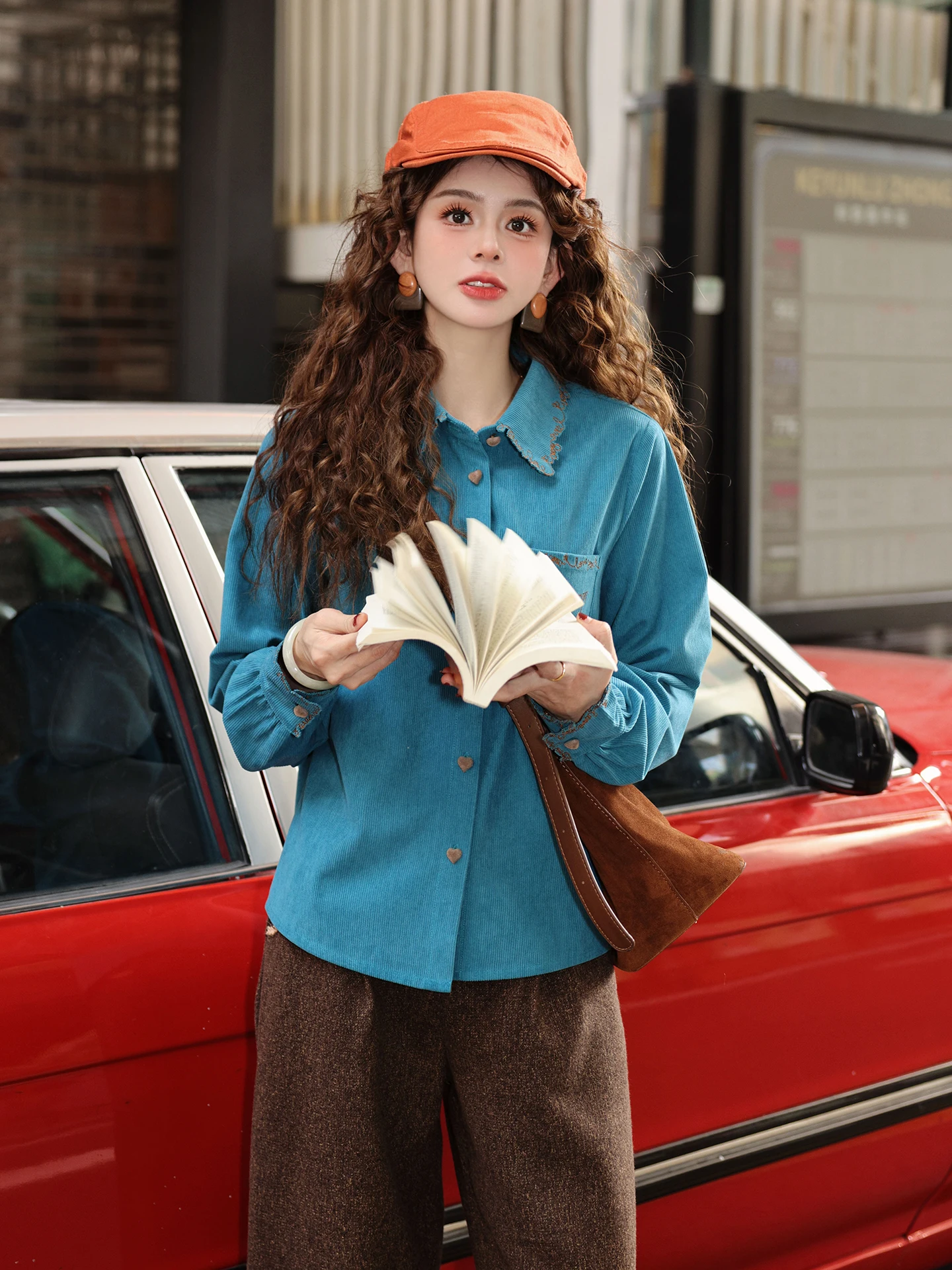 Синяя женская винтажная блузка с длинным рукавом, приталенная, из полиэстера, с воротником, осенне-зимняя, универсальная, Chend's JP3629234
Синяя женская винтажная блузка с длинным рукавом, приталенная, из полиэстера, с воротником, осенне-зимняя, универсальная, Chend's JP3629234