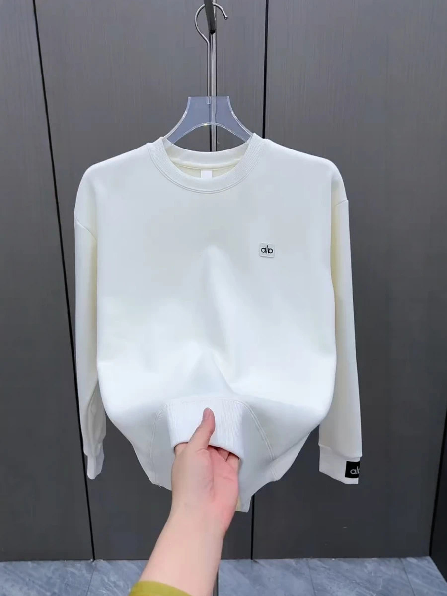 Модный вышитый свитшот с круглым вырезом и длинными рукавами, простой однотонный с логотипом, осенне-зимняя новая мужская одежда
Модный вышитый свитшот с круглым вырезом и длинными рукавами, простой однотонный с логотипом, осенне-зимняя новая мужская одежда