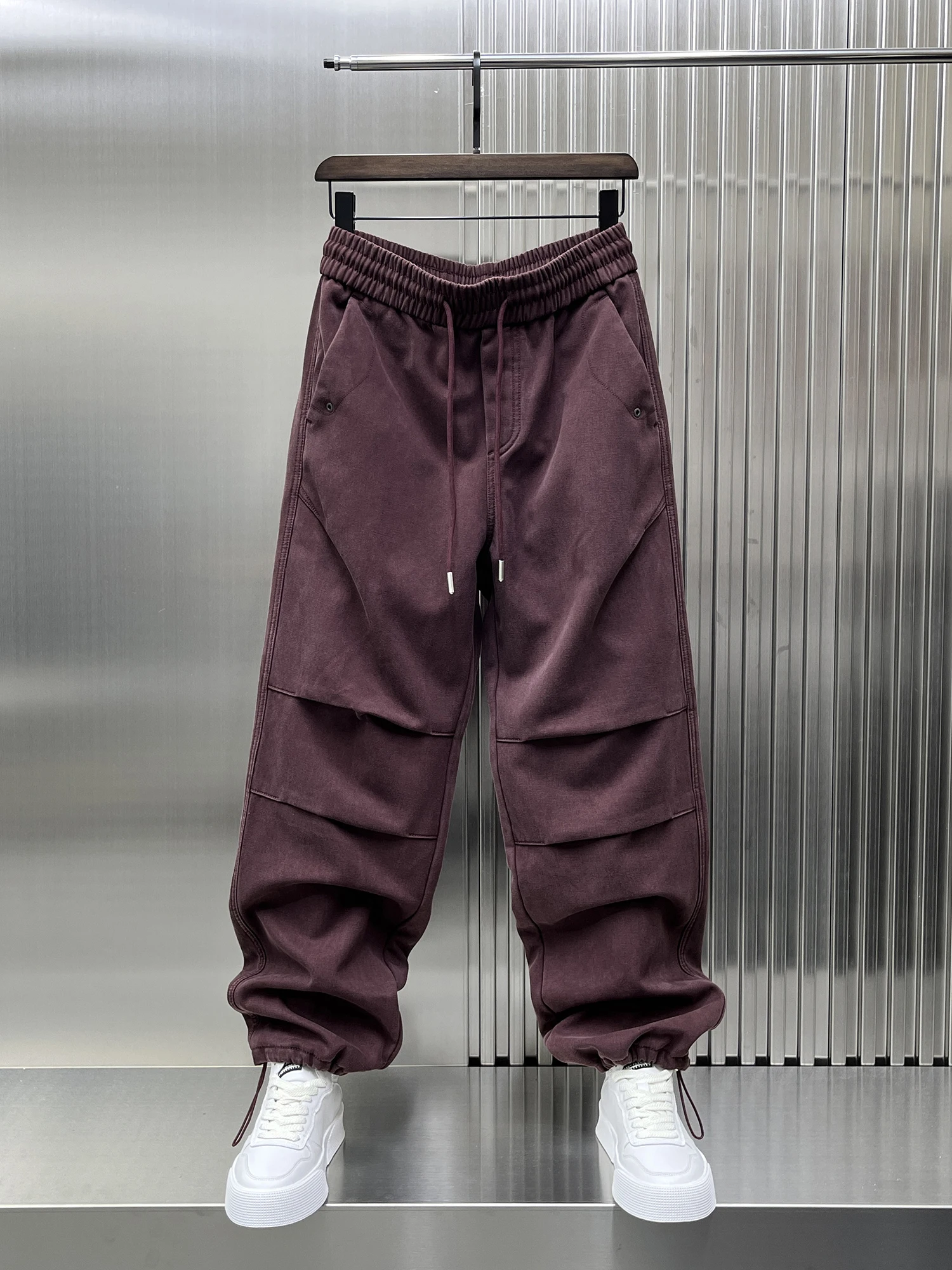 Зимние мужские повседневные брюки свободного кроя с начесом, прямые, однотонные, универсальные, модные, брендовые, для молодежи
Зимние мужские повседневные брюки свободного кроя с начесом, прямые, однотонные, универсальные, модные, брендовые, для молодежи