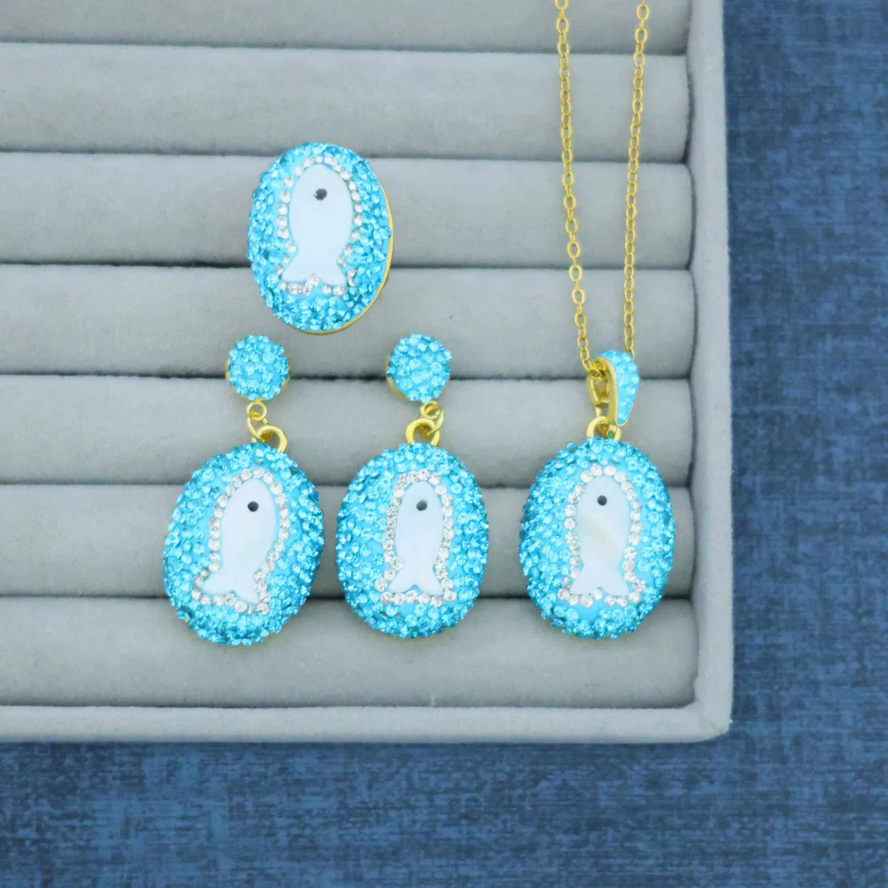 European and American personality fashion natural seawater white shell mother of pearl small fish shape DIY handmade design thre
European and American personality fashion natural seawater white shell mother of pearl small fish shape DIY handmade design thre