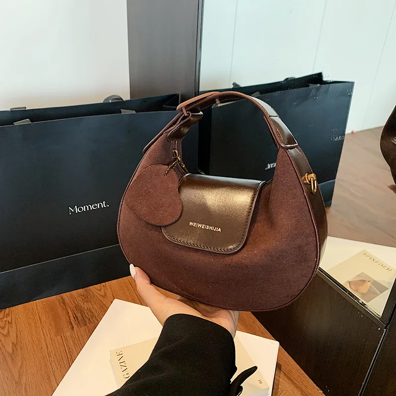 Сумка Sniper Bag Chen Yanxi с мягкой ручкой, женская сумка в корейском стиле, со съемным плечевым ремнем, средняя, мягкая, для повседневного использования
Сумка Sniper Bag Chen Yanxi с мягкой ручкой, женская сумка в корейском стиле, со съемным плечевым ремнем, средняя, мягкая, для повседневного использования