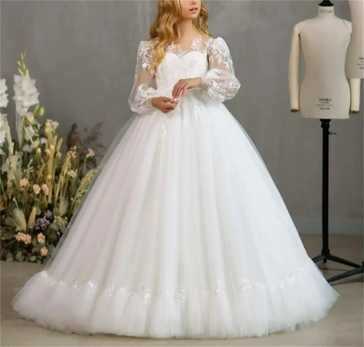 Flower Girl Dress White Fluffy Tulle Lace Applique Wedding Elegant Flower Child's First Princess Eucharist Birthday Party Gown
Flower Girl Dress White Fluffy Tulle Lace Applique Wedding Elegant Flower Child's First Princess Eucharist Birthday Party Gown