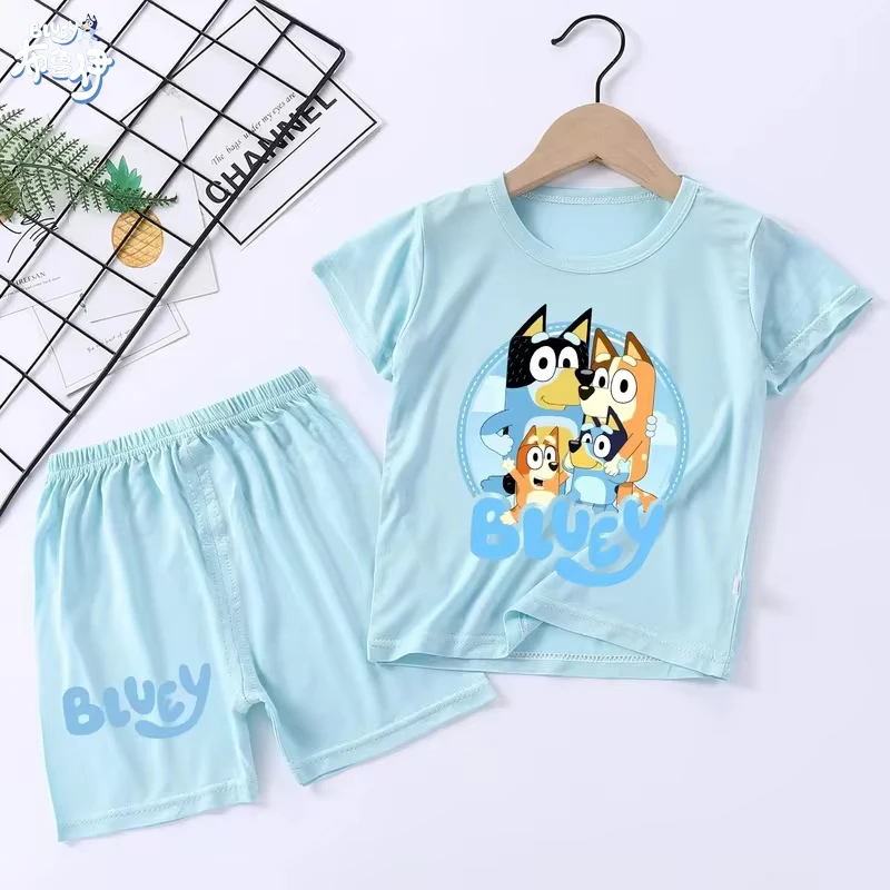 2024 Детский семейный костюм Bluey из футболки и шортов, пижама в стиле бинго, костюм из модала с коротким рукавом для мальчиков и девочек, летняя домашняя одежда
2024 Детский семейный костюм Bluey из футболки и шортов, пижама в стиле бинго, костюм из модала с коротким рукавом для мальчиков и девочек, летняя домашняя одежда