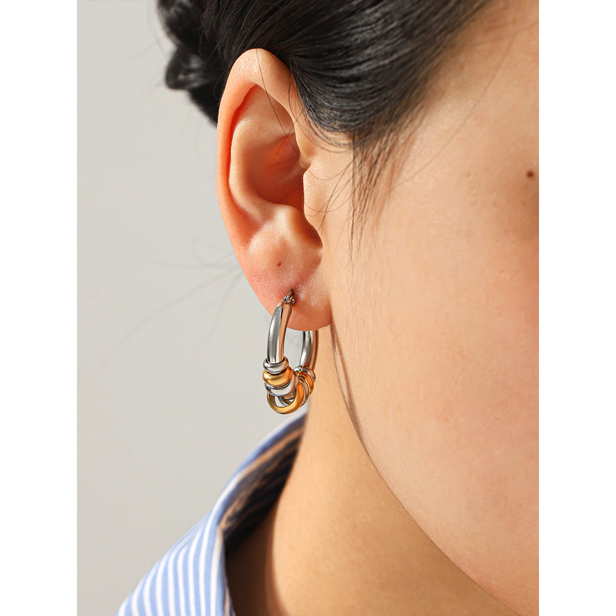 Vintage 18K Gold Color Plated Stainless Steel Mobile Multi Loop Earrings Women's Fashion High Quality Luxury Jewelry Gifts
Vintage 18K Gold Color Plated Stainless Steel Mobile Multi Loop Earrings Women's Fashion High Quality Luxury Jewelry Gifts
