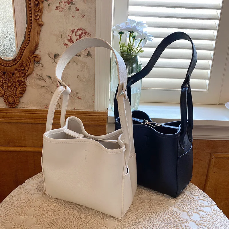 Simple Combination Bucket Bag for Women PU Leather Shoulder Bag Large Capacity Totes Bag Solid Color Shopping Handbag Daily Bags
Simple Combination Bucket Bag for Women PU Leather Shoulder Bag Large Capacity Totes Bag Solid Color Shopping Handbag Daily Bags