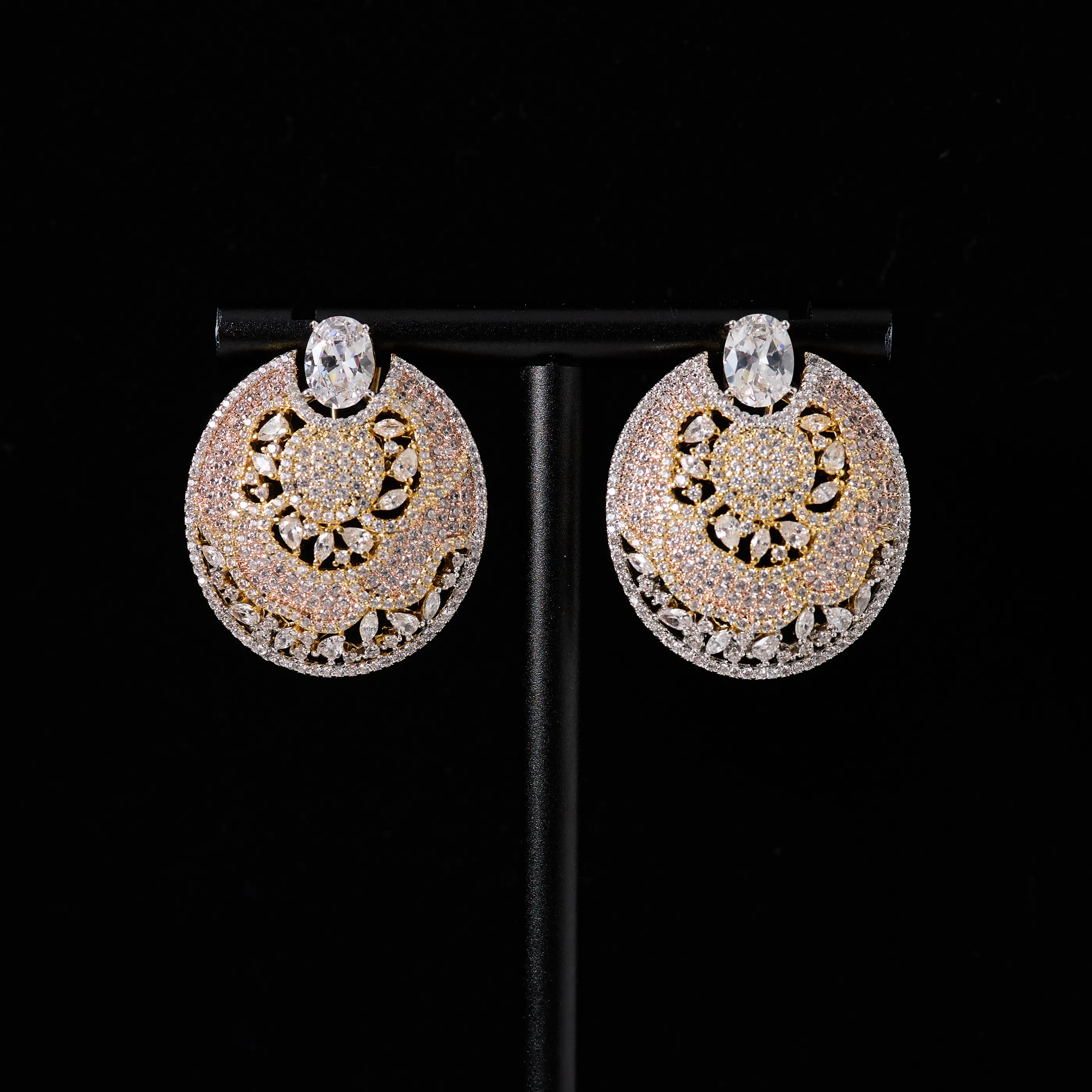 IN JEWELIFE Tricolor Oval Shaped Elegant Earrings Woman Cubic Zircon Stud Earring Vintage Jewelry Women's Accessories
IN JEWELIFE Tricolor Oval Shaped Elegant Earrings Woman Cubic Zircon Stud Earring Vintage Jewelry Women's Accessories