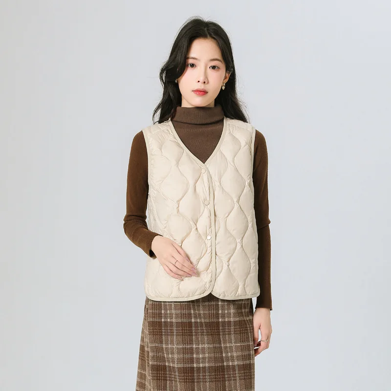 Женский жилет высокого качества на утином пуху, 90% внутренняя подкладка, теплый зимний свободный жилет, парка, женская портативная верхняя одежда
Женский жилет высокого качества на утином пуху, 90% внутренняя подкладка, теплый зимний свободный жилет, парка, женская портативная верхняя одежда