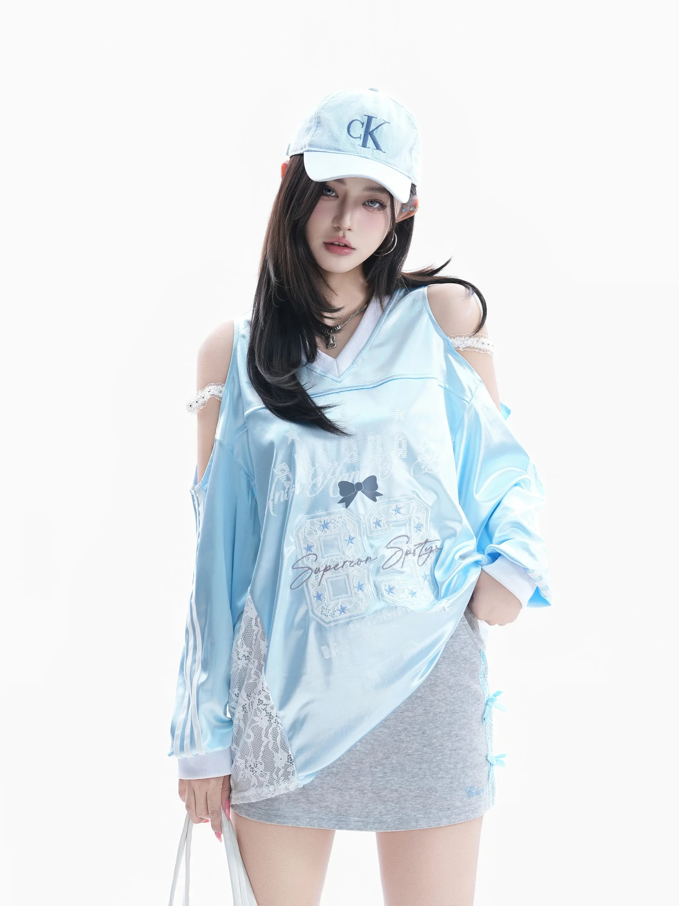 Retro American Letter Print Shoulder Bared V Neck Lace Design Versatile Spicy Girl Top Polyester Long Sleeve mid Length
Retro American Letter Print Shoulder Bared V Neck Lace Design Versatile Spicy Girl Top Polyester Long Sleeve mid Length