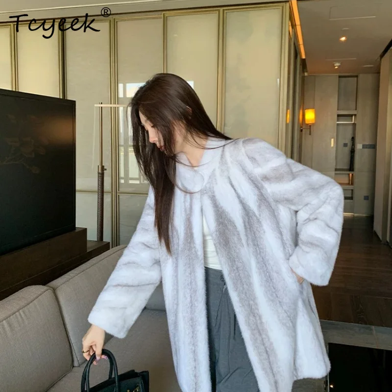 Tcyeek Natural Cross Mink Fur Coat Woman Clothes Fashion Winter Jacket Women Real Fur New in Coats Mid-length Пальто Женское
Tcyeek Natural Cross Mink Fur Coat Woman Clothes Fashion Winter Jacket Women Real Fur New in Coats Mid-length Пальто Женское